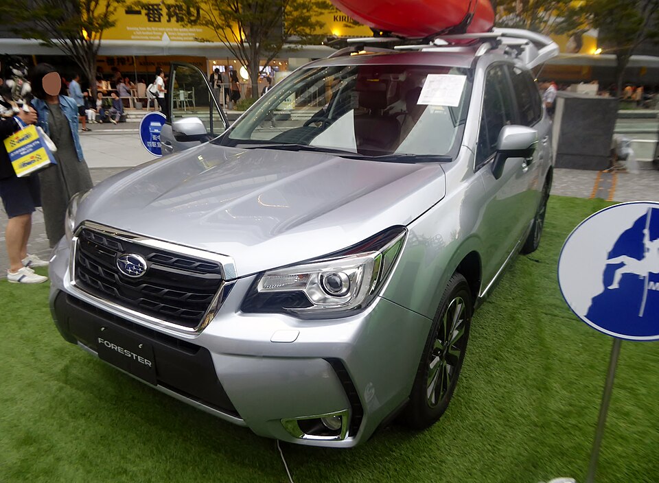 Subaru FORESTER 2.0XT EyeSight (DBA-SJG) front.jpg