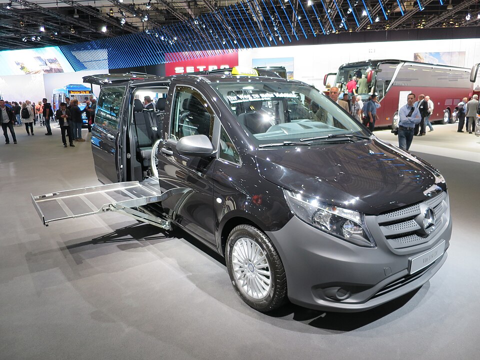 Mercedes-Benz Vito Tourer 114 CDI IAA 2016 (01) Travelarz.JPG