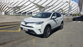 Toyota RAV4 Hybrid 2018 — rental vehicle