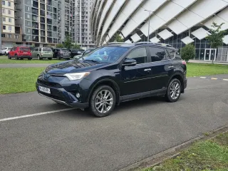 Toyota RAV4 Hybrid 2018 — photo 3