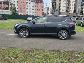 Toyota RAV4 Hybrid 2018 — photo 6