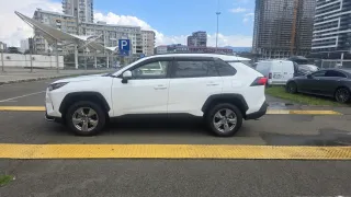 TOYOTA RAV4 2023 — автомобиль для аренды