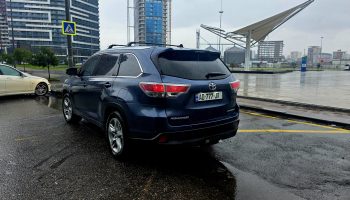 Семейный автомобиль в аренду Батуми